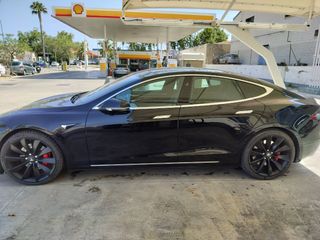 Tesla model  s  2018