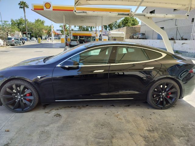 Tesla model  s  2018