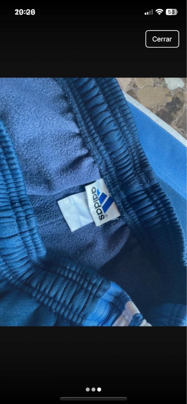 Pantalón Adidas azul con rayas