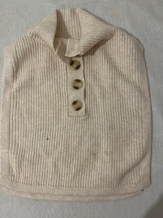 Jersey Kiabi cuello alto botones beige