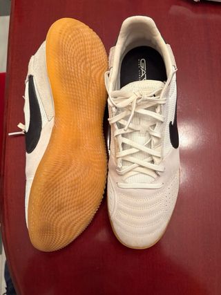 Zapatilla Nike Gato Beige/Negro
