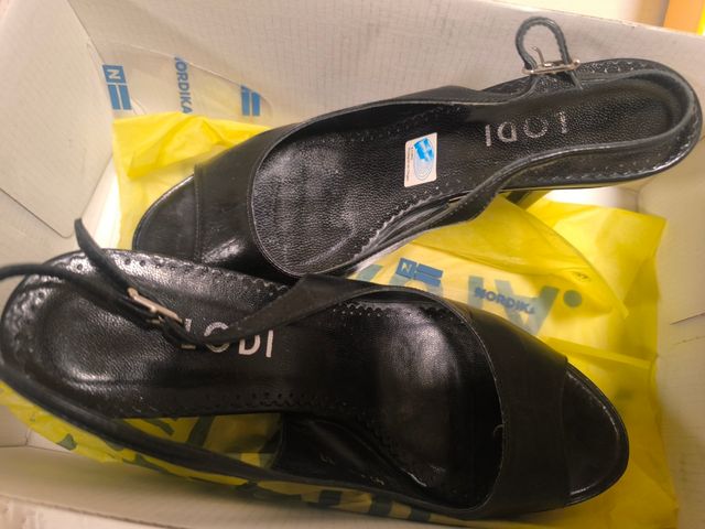 Zapatos de tacón LODI negros para mujer