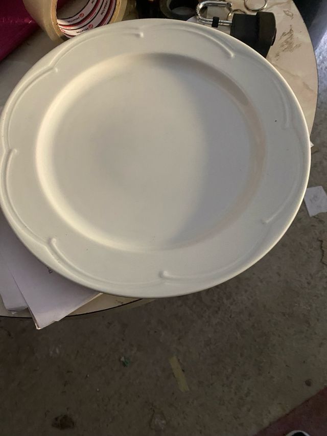 Lote variado de hostelería ,mantelerías,platos,etc