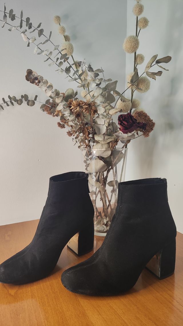 Botines Stradivarius ante tacón ancho negros