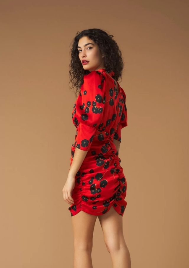 VESTIDO Minueto Rojo con Estampado Floral Negro