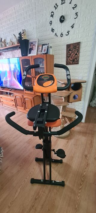 Bicicleta estática con pantalla LED