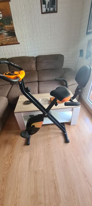 Bicicleta estática con pantalla LED