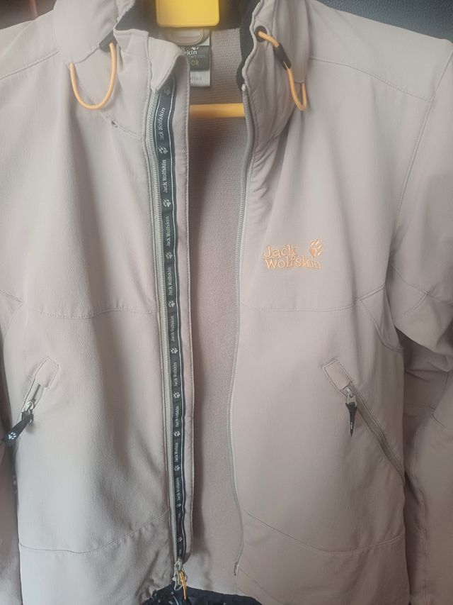 Cazadora Cortavientos Jack Wolfskin Mujer Beige