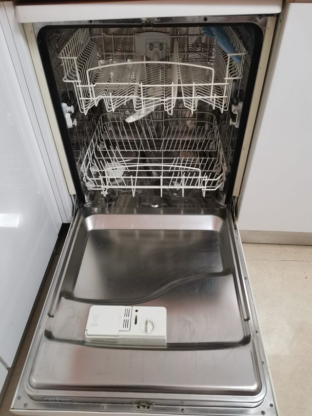 Lavavajillas Indesit Blanco, como nuevo, poco uso