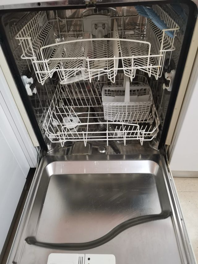 Lavavajillas Indesit Blanco, como nuevo, poco uso