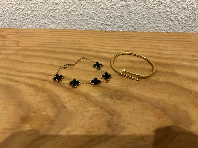 Pulseras Trébol y Clavo Doradas