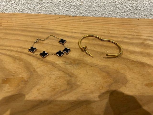 Pulseras Trébol y Clavo Doradas