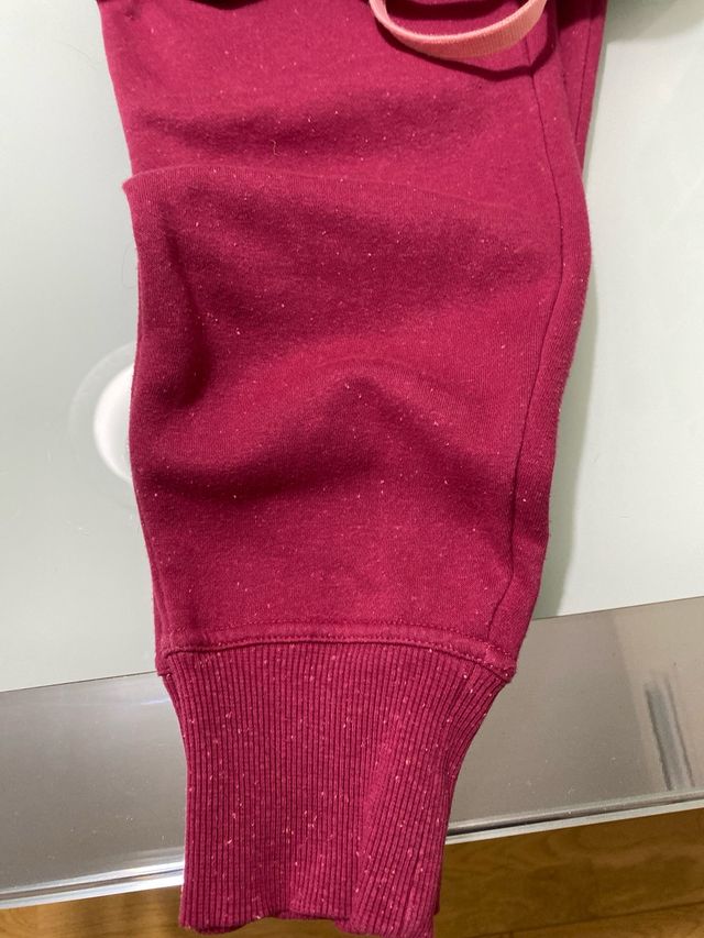 Pantalón chándal mujer Under Armour rojo