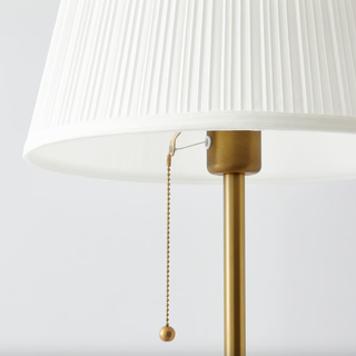 Lámpara de pie IKEA ÅRSTID latón