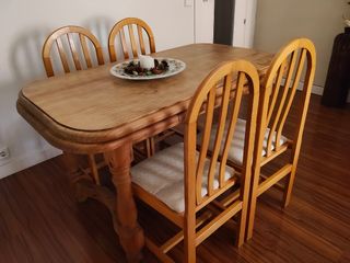 Mesa comedor extensible, 2,35m,se regalan 4 sillas