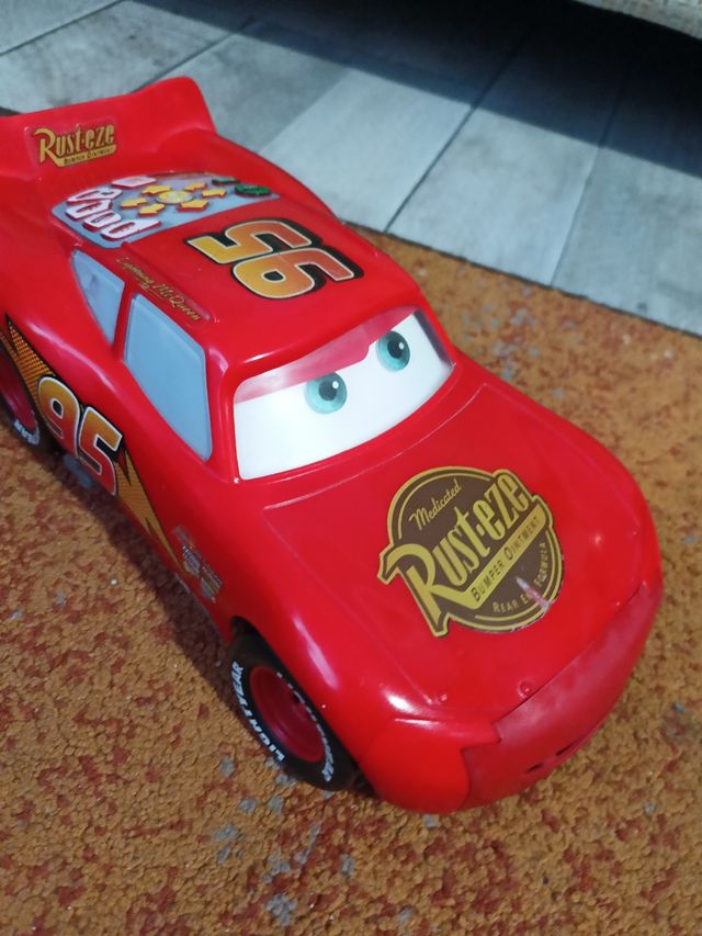Auto Disney Pixar Lightning McQueen