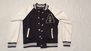 Chaqueta Stradivarius Negra y Blanca Talla S