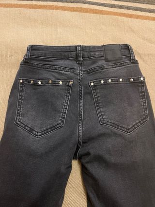 Pantalón flare vaquero con tachuelas Brownie