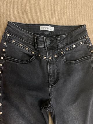 Pantalón flare vaquero con tachuelas Brownie