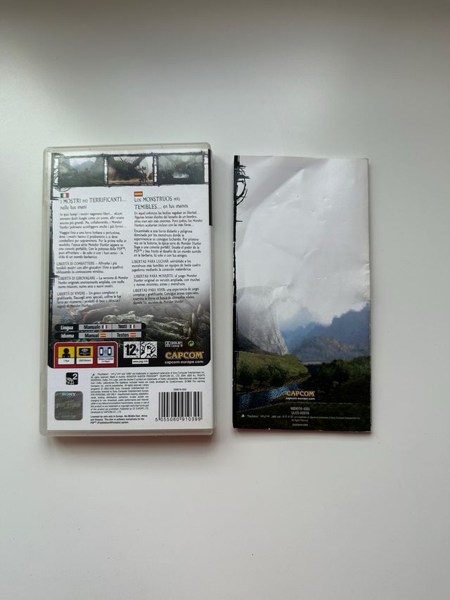 Monster Hunter Freedom PSP - Caja y Manual