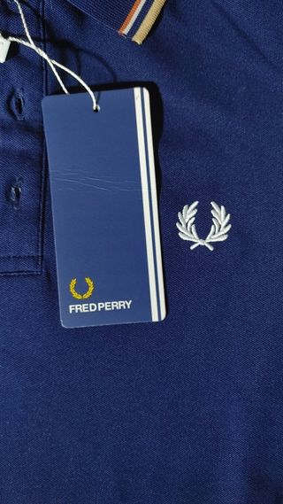 Camiseta polo azul oscura