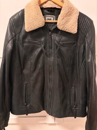 Cazadora Piel Negra Cuello Borrego Talla 46