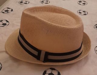 Sombrero de verano beige