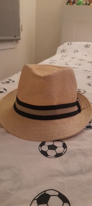 Sombrero de verano beige