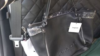 Bolso Desigual Negro con monedero. Sin estrenar. 