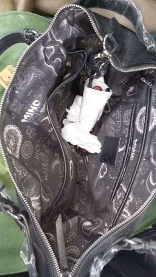 Bolso Desigual Negro con monedero. Sin estrenar. 
