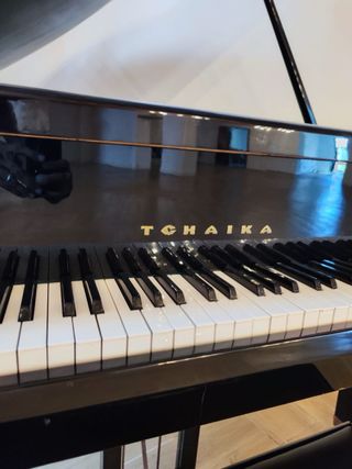 Piano de cola Tchaika
