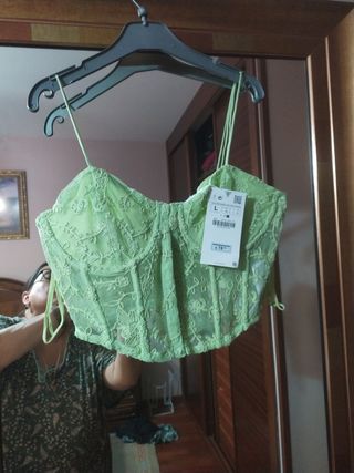 Top Corsé Encaje Verde Talla L y talla M. 