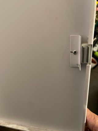 Botiquín de pared metálico