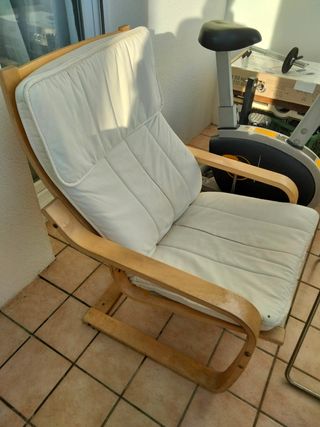 Sillón cómodo de madera
