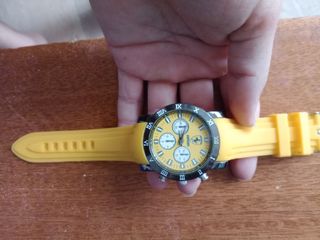 Orologio cronografo Ferrari giallo