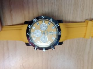 Orologio cronografo Ferrari giallo