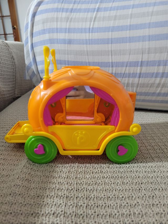 Carruaje de Juguete con Muñeca