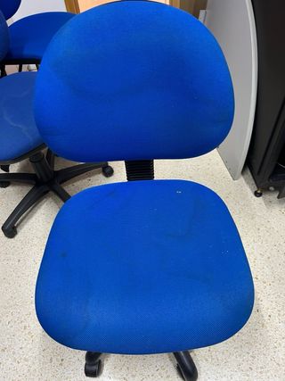 Silla de oficina azul de tela