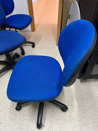 Silla de oficina azul de tela