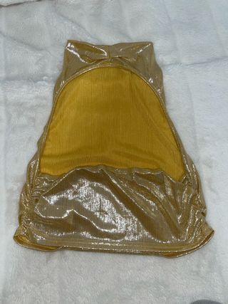Camiseta dorada brillante