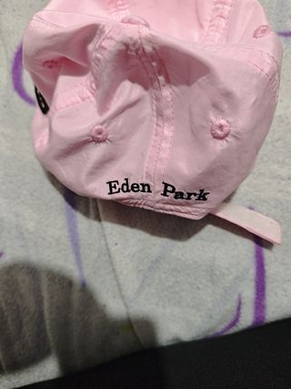 Gorra rosa para niña