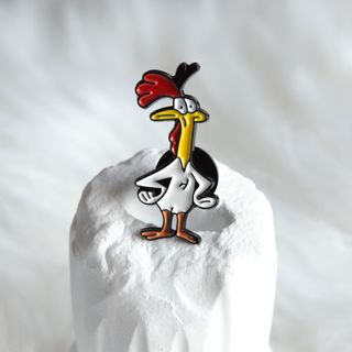 Pin Pollito. Ideal para mochilas y ropa.