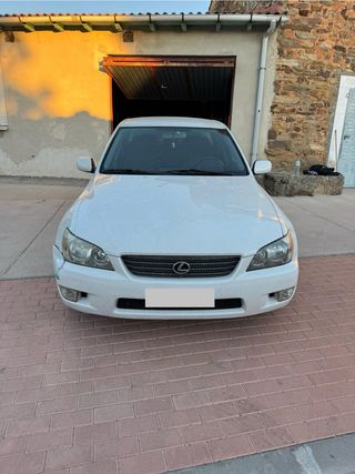 Lexus IS 2000