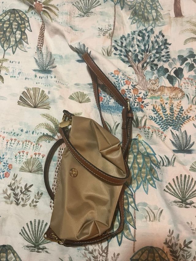 Bolso bandolera beige y marrón