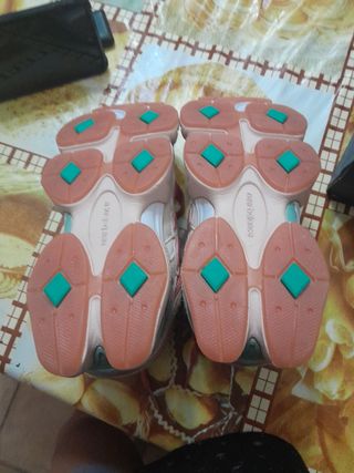 Zapatillas New Balance Talla 37  modelo 9060
