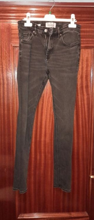 Pantalón vaquero negro