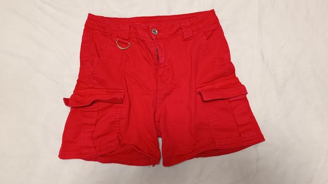 Pantalón corto cargo rojo Talla L