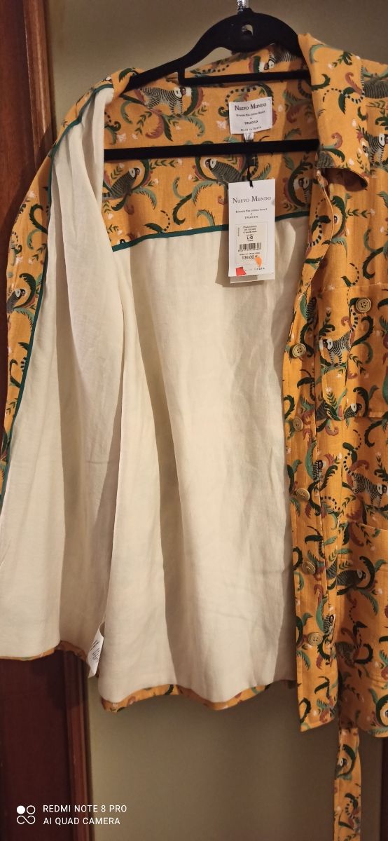 Chaqueta Nuevo Mundo Talla L, XL Estampada