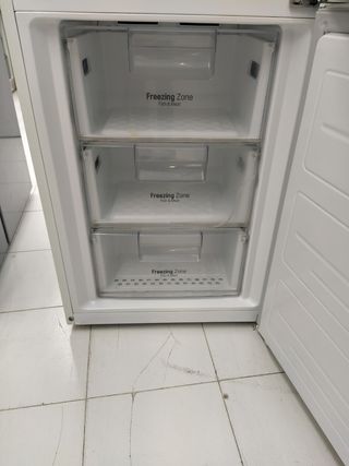 Nevera LG blanca altura 1.90 con garantía