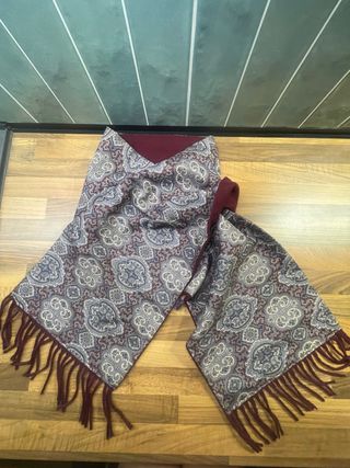 Bufanda foulard con estampado paisley